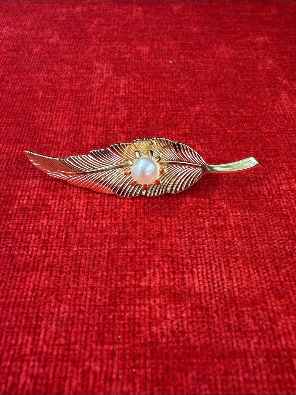 Vintage Mid Century Gold Tone Leaf Brooch with Faux Pearl